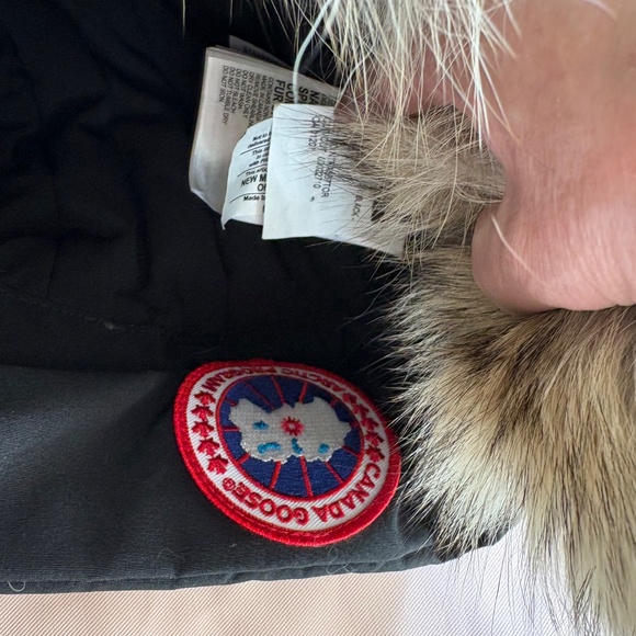 Authentic Canada Goose aviator hat with fur new